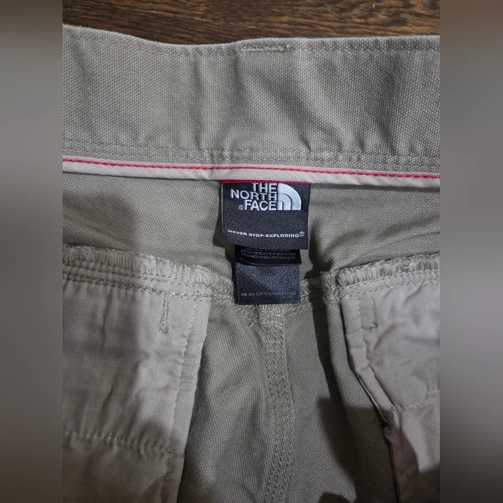 The North Face Men's Classic Straight Fit Khaki Pants Sz.40